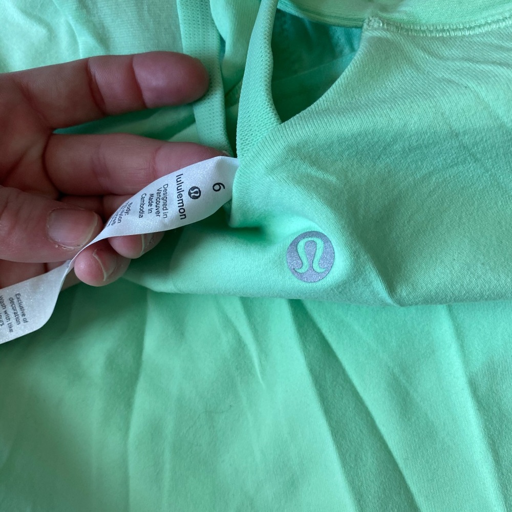 Lululemon tank top